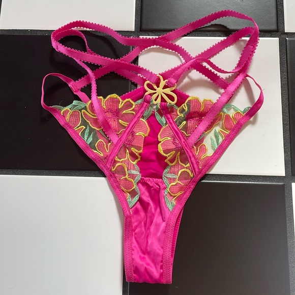 For love and lemons high rise crossover underwear - Picture 1 of 2